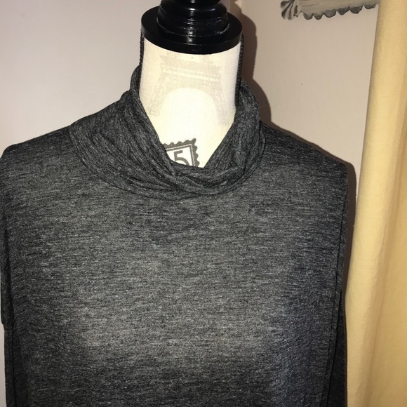 Old Navy Heathered Grey Turtleneck NWT - Picture 10 of 13